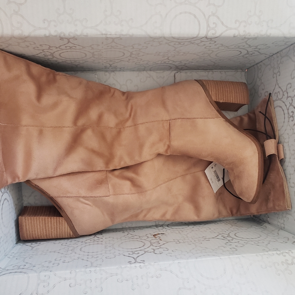 NWT tall suede tan heeled boots